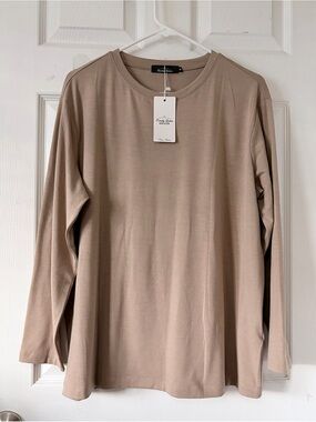 Trendy Queen Women's Long Sleeve Crewneck Top - Taupe